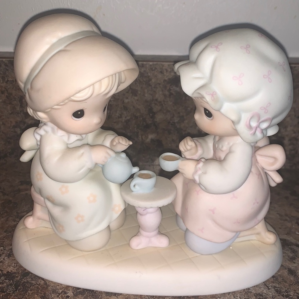 Friendship hits the spot